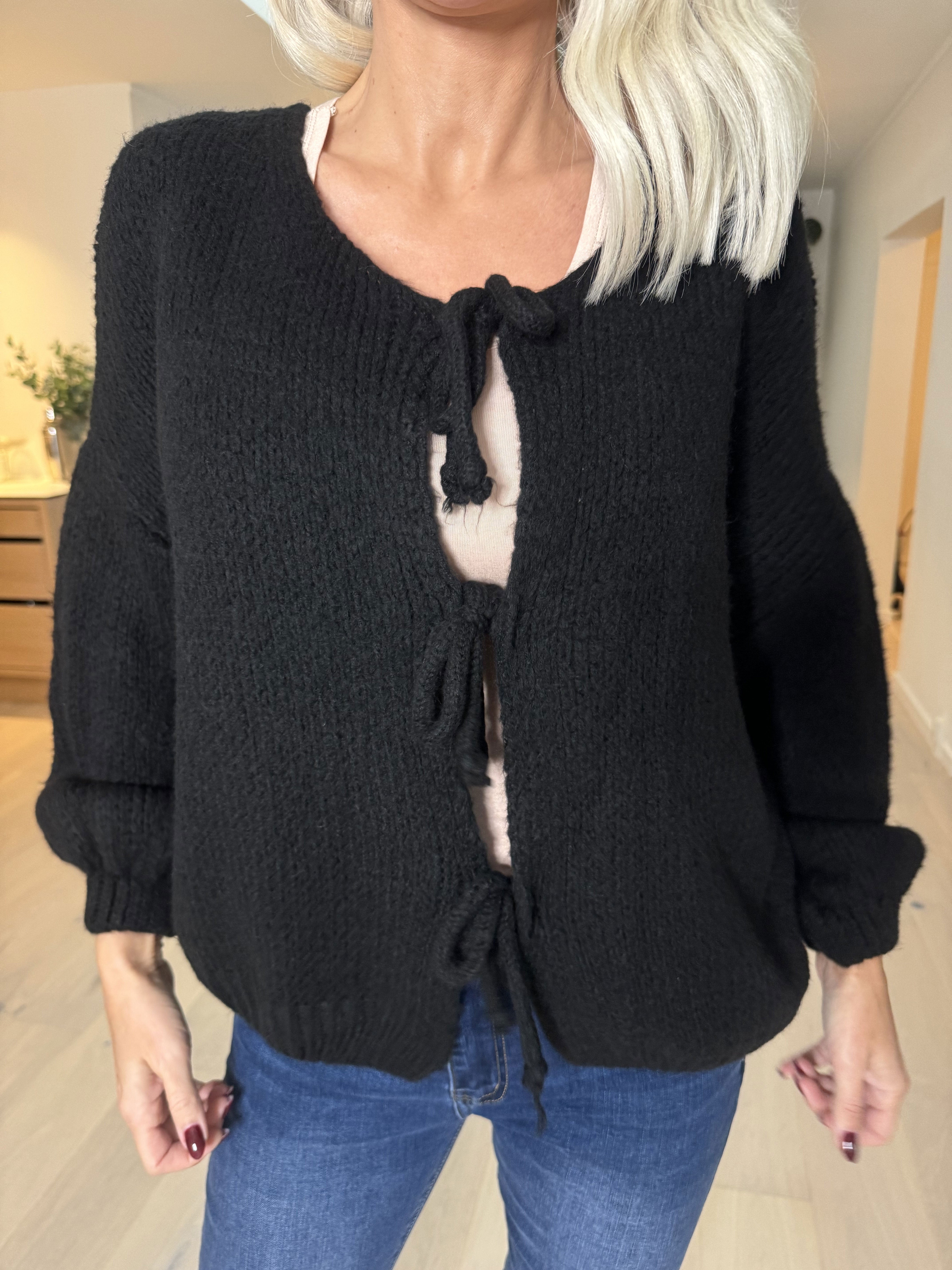 Kimberly - Söt tjock stickad kofta med rosetter